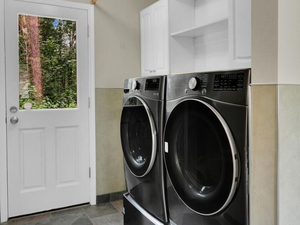 25043 SE Mirrormont Boulevard, Issaquah WA 98027