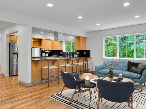 25043 SE Mirrormont Boulevard, Issaquah WA 98027