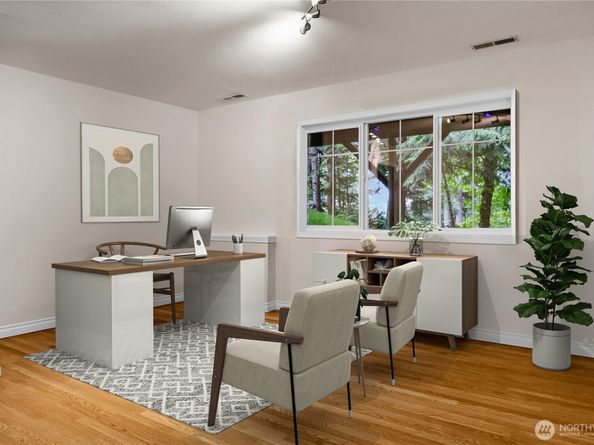25043 SE Mirrormont Boulevard, Issaquah WA 98027