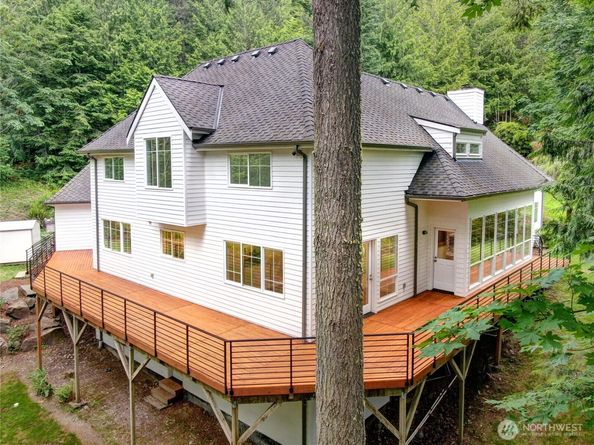 25043 SE Mirrormont Boulevard, Issaquah WA 98027