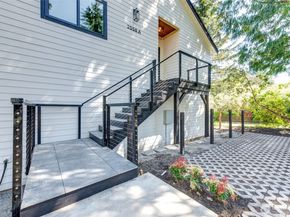 2558 NE 91st Street A, Seattle WA 98115
