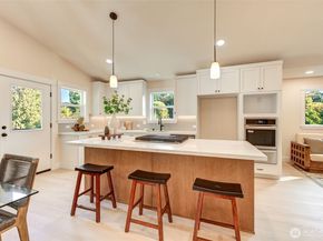 2558 NE 91st Street A, Seattle WA 98115