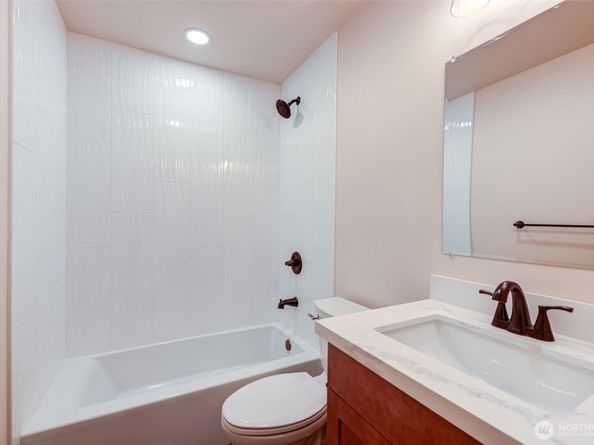 2558 NE 91st Street A, Seattle WA 98115