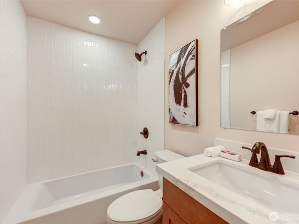 2558 NE 91st Street A, Seattle WA 98115
