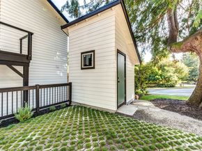 2558 NE 91st Street A, Seattle WA 98115