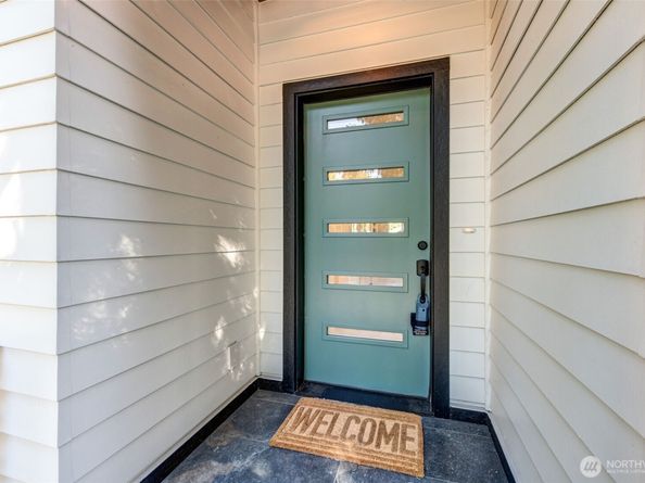2558 NE 91st Street A, Seattle WA 98115