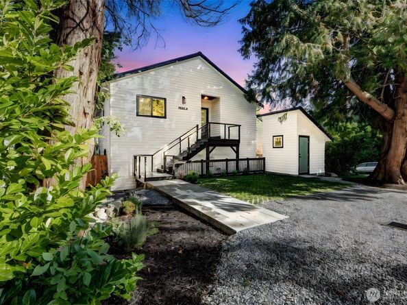 2558 NE 91st Street A, Seattle WA 98115