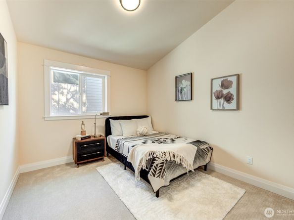 2558 NE 91st Street A, Seattle WA 98115
