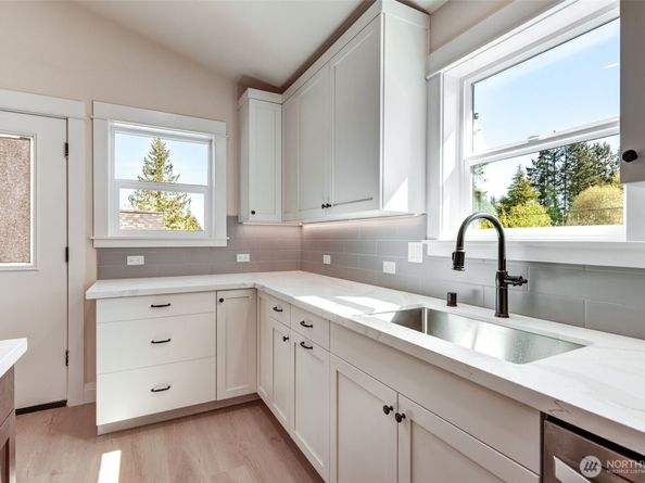 2558 NE 91st Street A, Seattle WA 98115