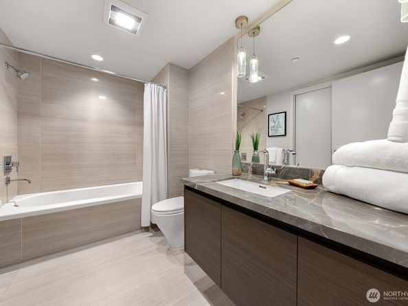 583 Battery Street 309N, Seattle WA 98121