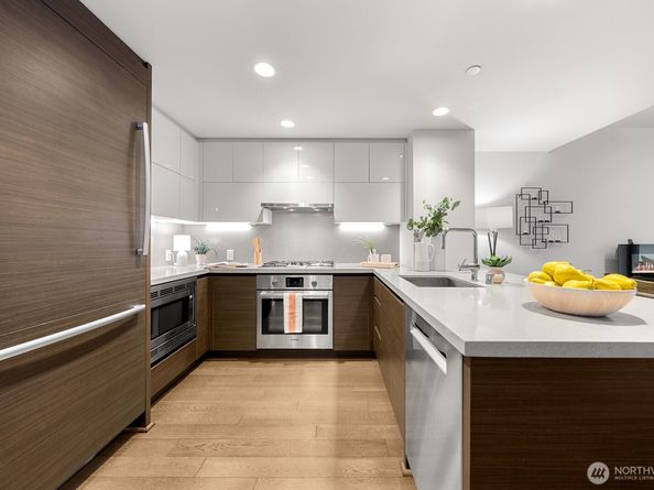 583 Battery Street 309N, Seattle WA 98121