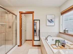 8827 NE 148th Place, Kenmore WA 98028