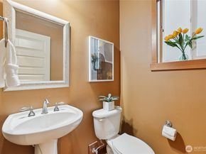 8827 NE 148th Place, Kenmore WA 98028