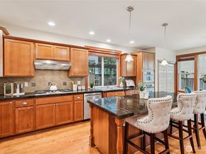 8827 NE 148th Place, Kenmore WA 98028