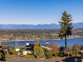 4585 167th Lane SE, Bellevue WA 98006