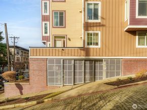 124 Bellevue Avenue E 206, Seattle WA 98102