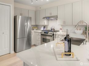 124 Bellevue Avenue E 206, Seattle WA 98102