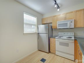 111 108th Avenue NE A215, Bellevue WA 98004