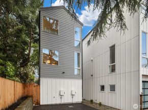 7030 Mary Avenue NW C, Seattle WA 98117