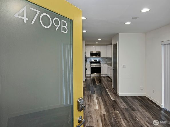 4709 B 8th Avenue NE, Seattle WA 98105