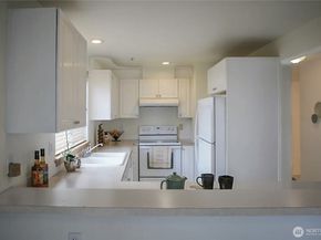 1160 Monroe Avenue NE 2A, Renton WA 98056