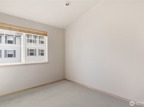 1160 Monroe Avenue NE 2A, Renton WA 98056