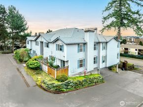 1160 Monroe Avenue NE 2A, Renton WA 98056