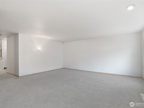 1160 Monroe Avenue NE 2A, Renton WA 98056