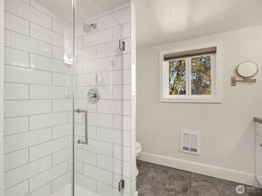 5430 Rockaway Beach Road NE, Bainbridge Island WA 98110