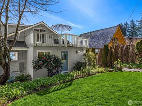 5430 Rockaway Beach Road NE, Bainbridge Island WA 98110