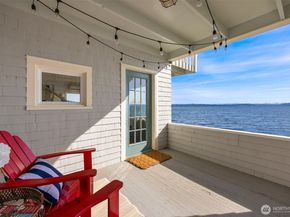 5430 Rockaway Beach Road NE, Bainbridge Island WA 98110