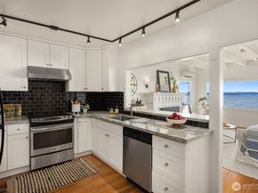 5430 Rockaway Beach Road NE, Bainbridge Island WA 98110