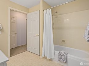4133 224th Lane SE 302, Issaquah WA 98029