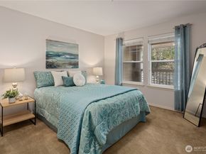 4133 224th Lane SE 302, Issaquah WA 98029