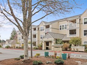 4133 224th Lane SE 302, Issaquah WA 98029