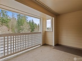 4133 224th Lane SE 302, Issaquah WA 98029