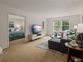 4133 224th Lane SE 302, Issaquah WA 98029