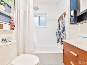 11515 7th Avenue NE, Seattle WA 98125