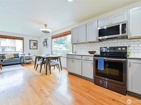 11515 7th Avenue NE, Seattle WA 98125