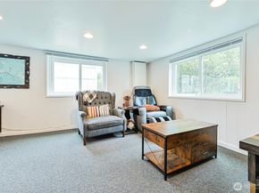 11515 7th Avenue NE, Seattle WA 98125