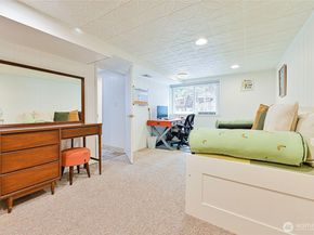 11515 7th Avenue NE, Seattle WA 98125