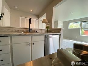3429 Burke Avenue N 23, Seattle WA 98103