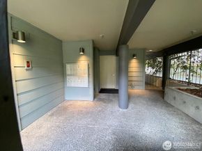 3429 Burke Avenue N 23, Seattle WA 98103