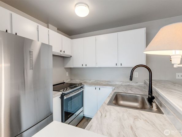 3429 Burke Avenue N 23, Seattle WA 98103