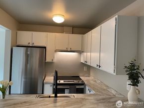 3429 Burke Avenue N 23, Seattle WA 98103