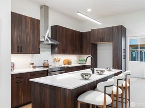 1179 129th Court NE 205, Bellevue WA 98005