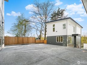 1804 B 28th Avenue S, Seattle WA 98144
