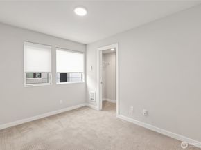 12522 15th Avenue NE B, Seattle WA 98125