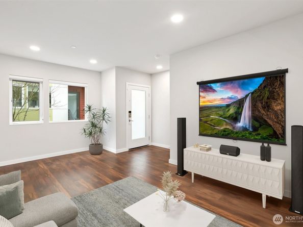 12522 15th Avenue NE B, Seattle WA 98125