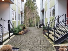 12522 15th Avenue NE B, Seattle WA 98125